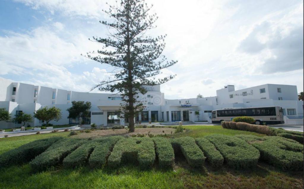 Les Pyramides Hotel Nabeul Bagian luar foto