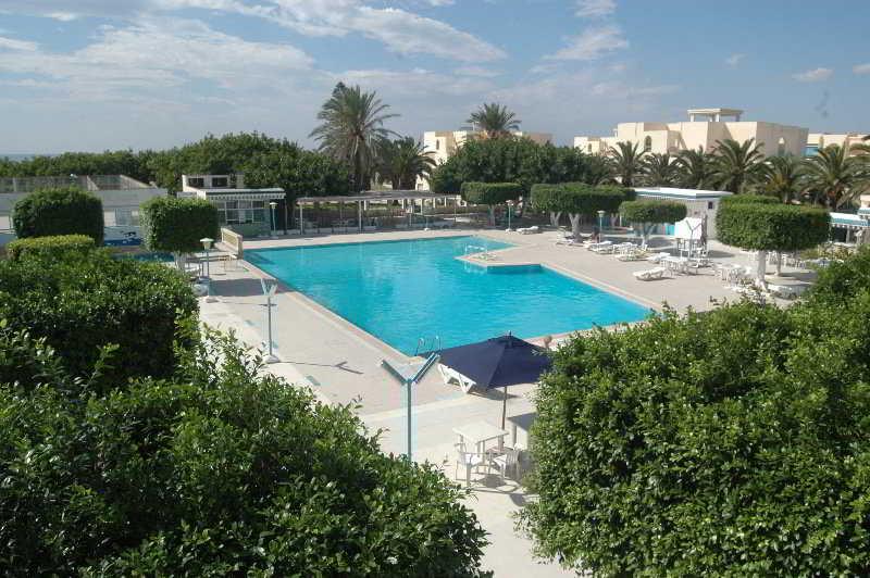 Les Pyramides Hotel Nabeul Bagian luar foto