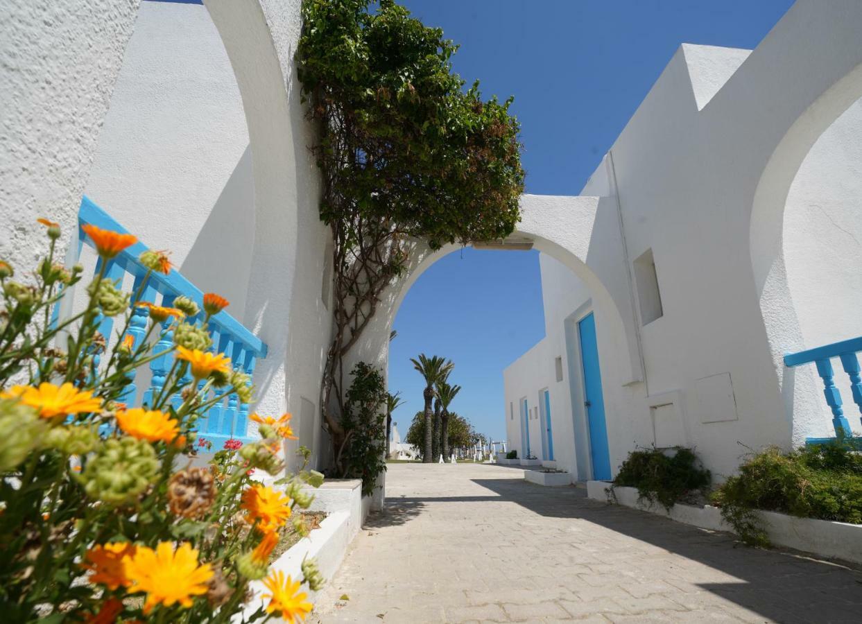 Les Pyramides Hotel Nabeul Bagian luar foto
