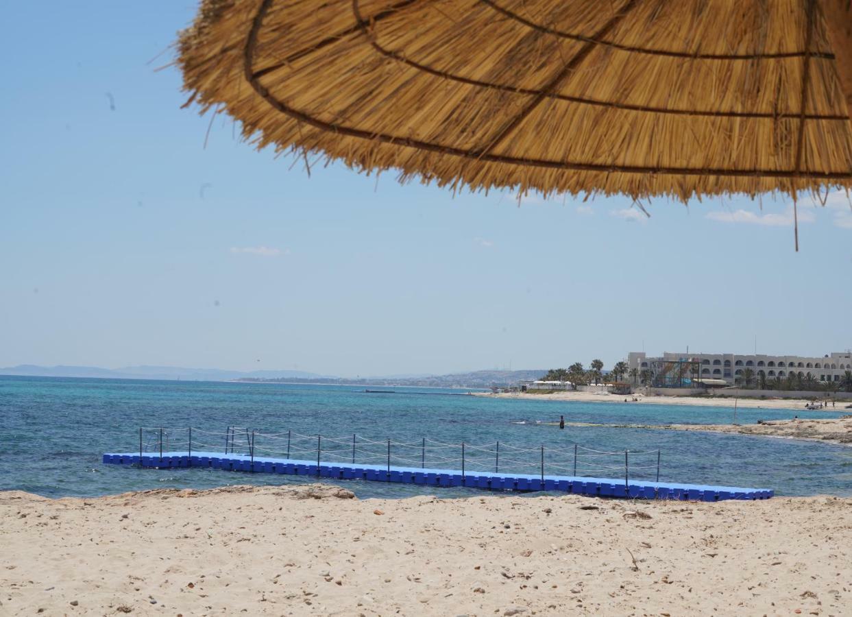 Les Pyramides Hotel Nabeul Bagian luar foto